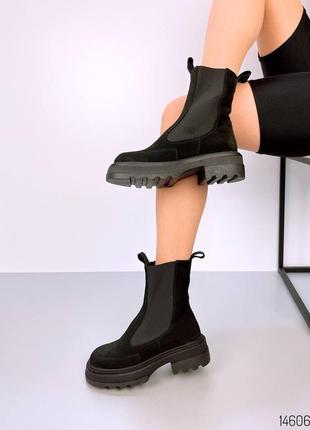 Черные натуральные замшевые демисезонные деми ботинки челси с резинками на резинках без молнии трендовые толстой грубой подошве замша весна6 фото