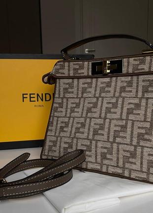 Сумочка в стилі fendi