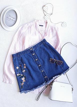 Джинсова спідниця з вишивкою від missguided