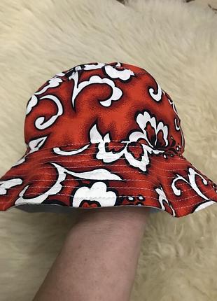 Стильная двусторонняя панамка
