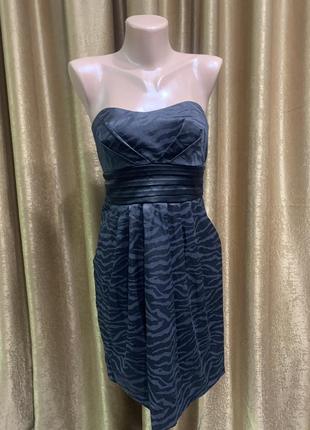 Платье чёрного цвета вечернее, коктельное тигровая рельефная фактура ткани  размер 8/s -m