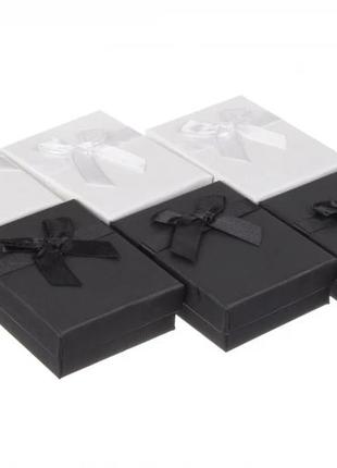 Подарункові коробочки для біжутерії 9*7 см (упаковка 12 шт) чорні і білі