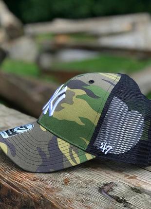 Оригинальная кепка с сеткой камо 47 brand new york yankees trucker camo b-cbran17gwp-cmf2 фото