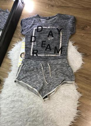 Футболка , шорти