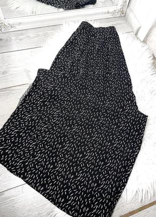 Чёрная длинная юбка
