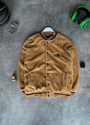Бомбер the north face коричневый / плюшевый бомбер зе норт фейс