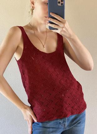 Майка червона