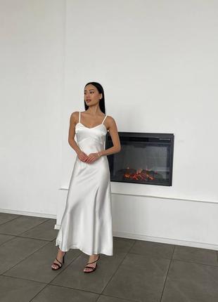 Белое шелковое платье комбинация макси