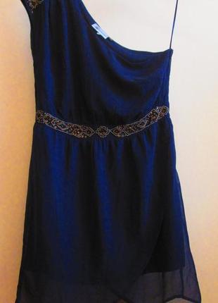 Очень красивое вечернее синее платье k woman на одно плечо украшено бусинками размер м