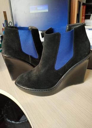 Класні ботильйони челсі з натуральної замші
