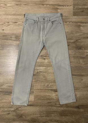 Серые джинсы levis 501