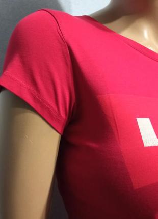 Якісна жіноча футболка принт бавовна червоний 40-444 фото