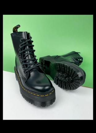 Черевики на платформі dr. martens jadon