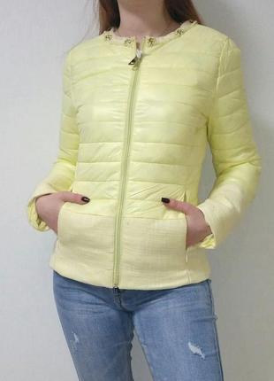 Курточка деми лимонного цвета италия3 фото