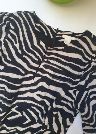 Платье зебра с вырезом на переде h&amp;m3 фото