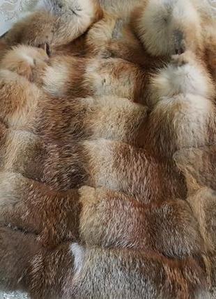 Модный жилет из натуральной огненной  лисы на утеплителе разм 36-38