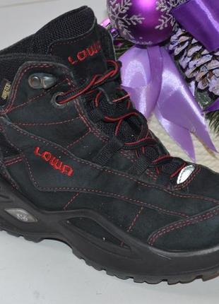 Демисезонные ботинки lowa с мембраной gore-tex р. 33 по стельке 21,5 см2 фото