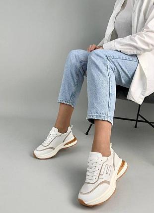 Кросівки жіночі шкіряні білі з бежевими вставками