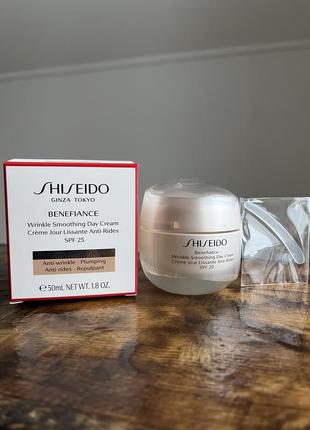 Крем з spf shiseido wrinkle smoothing day cream spf 25