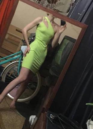Платье с трендовым вырезом мини облегающие кислотный салатовый неовый2 фото