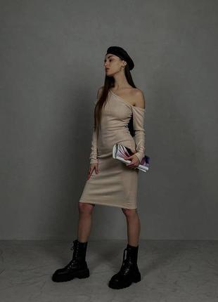 Ассиметричное платье в рубчик4 фото