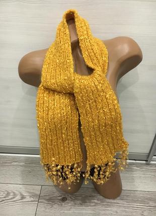 Теплий яскравий шарф