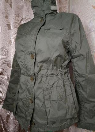 Куртка -вітровка жіноча.2 фото