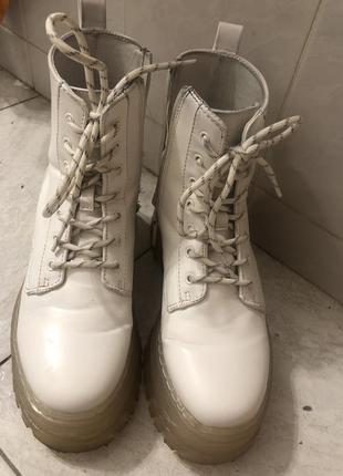 Ботинки белые на платформе2 фото