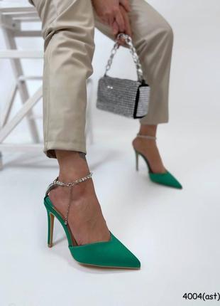 Туфли зеленые на шпильке