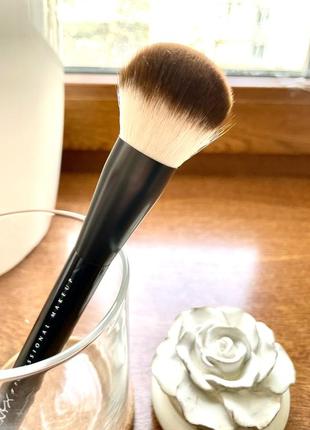 Nyx professional makeup pro brush мультифункциональная кисточка для совершенного вида6 фото