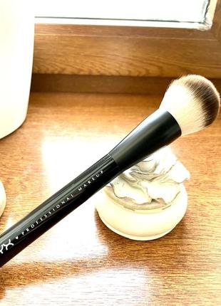 Nyx professional makeup pro brush мультифункциональная кисточка для совершенного вида2 фото