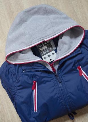 Легка парку з капюшоном