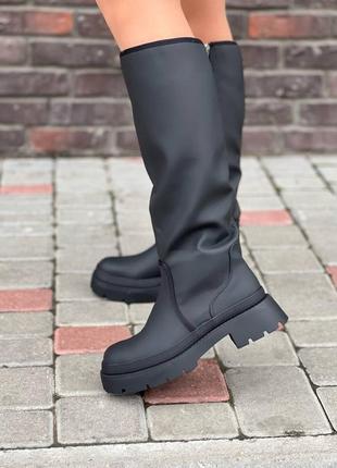 Прорезинені сапоги труби