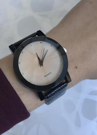 Женские часы искусственная кожа черный с бежевым