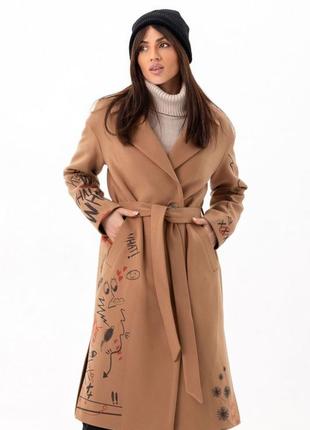 Дизайнерское пальто «амина» скетч