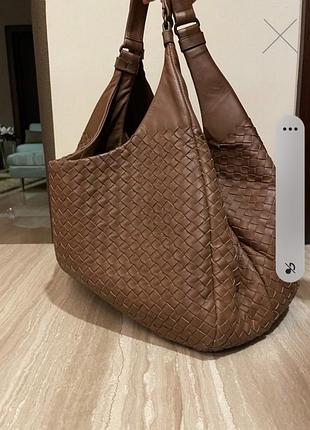 Сумка в стиле bottega veneta кожа.