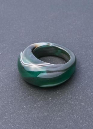 Перстень из натурального камня агат темно зеленый h-6,5-15мм b-4-8мм 19-20 р-р