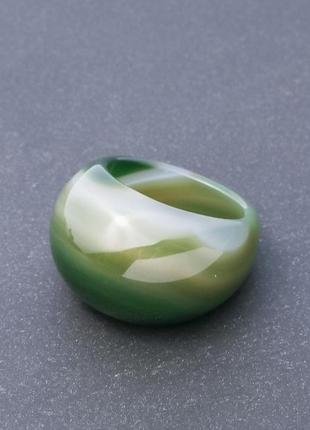 Перстень з натурального каменю агат зелений h-7-20мм b-3-9мм d-19-20мм