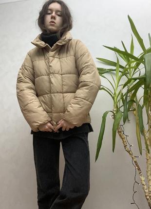 Бежева пісочна курточка