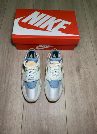 Кроссовки nike air huarache se женские оригинал1 фото