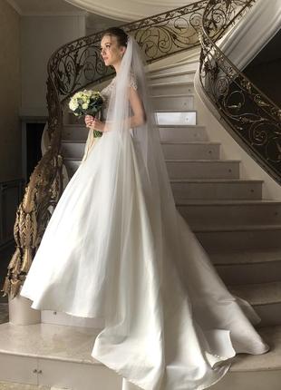 Свадебное платье вышитое бисером , атлас , ручная работа4 фото