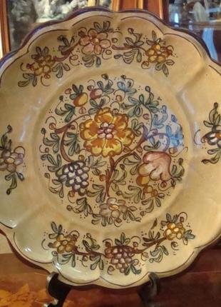 Красивая старинная настенная тарелка цветы ручная роспись керамика италия №600д