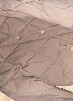 Куртка жіноча коричневого кольору2 фото