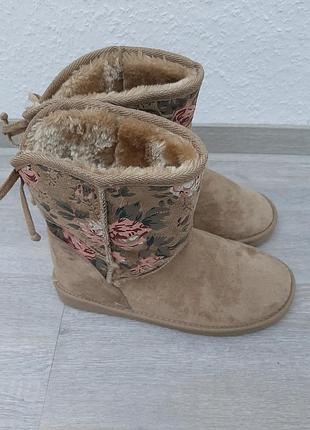 Фірмові діночі уггі