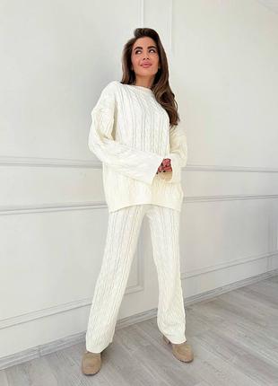 Костюм жіночий