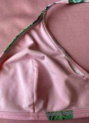 Рожевий з зеленими квітами верх бюст від купальника з тоненьким паралоном5 фото