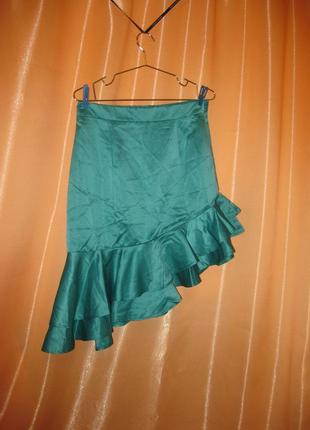 Шикарная нарядная силуэтная приталенная юбка фламенко с оборкой рюшами boohoo км1494 по фигуре