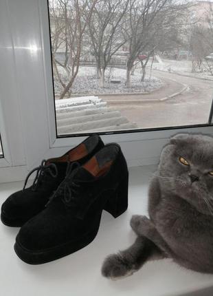 Винтажные замшевые туфли zarato