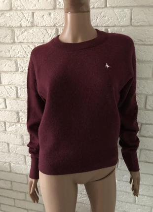 Шикарний та модний светр фірми jack wills ,дуже стильний дизайн ,гарний колір якісна тканина