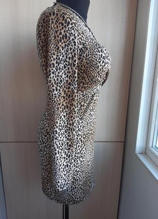 Стильное платье в леопардовом принте.7 фото